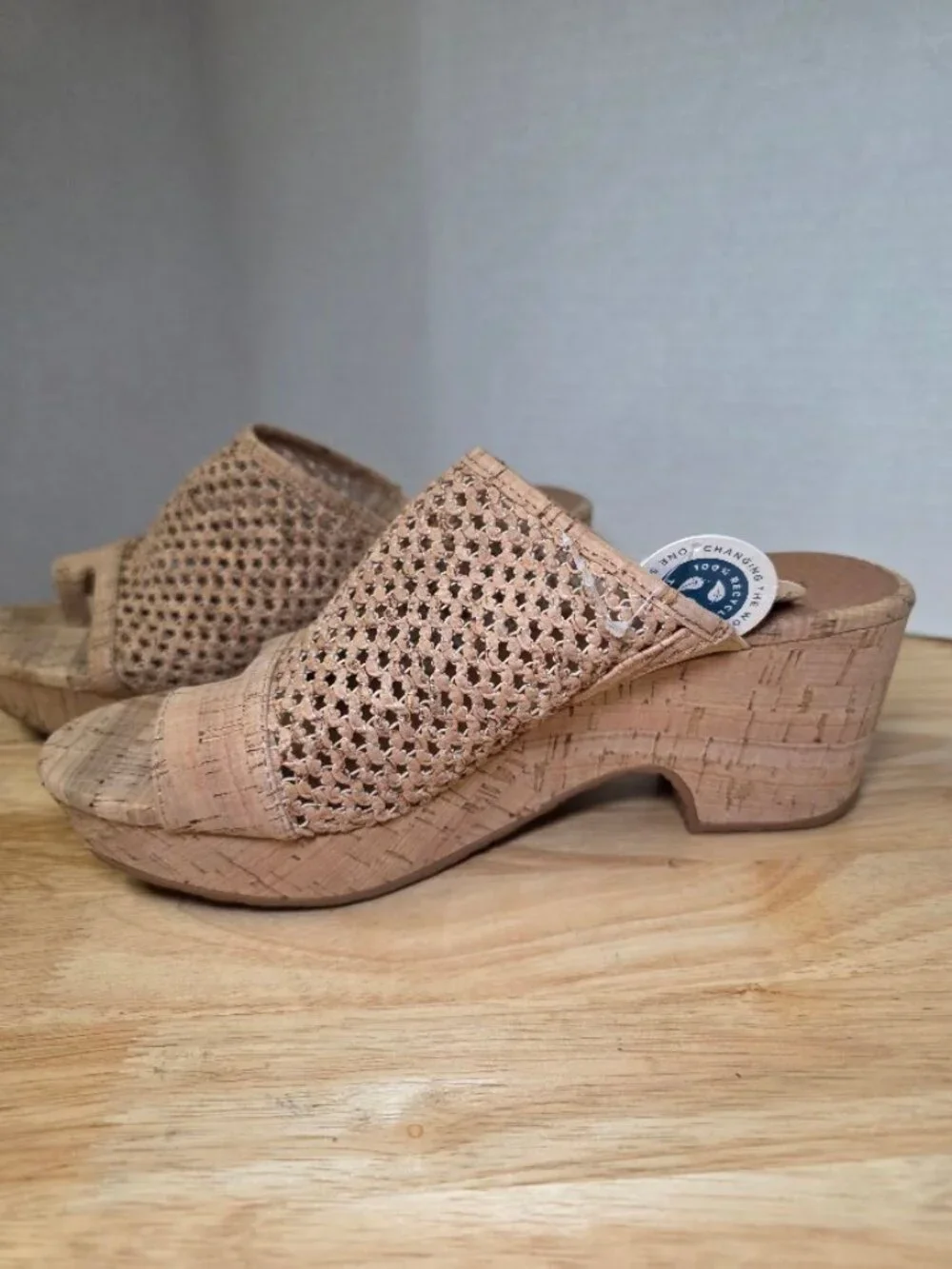 NWT Baretraps Bethie Wedge Sandal 9